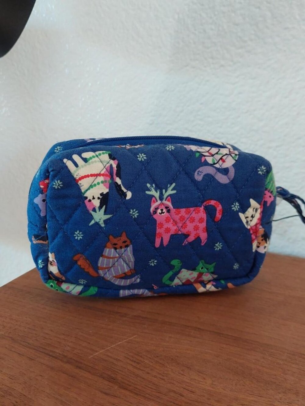 vera bradley herding cats holiday Christmas Blue quilted cat wash bag with multi